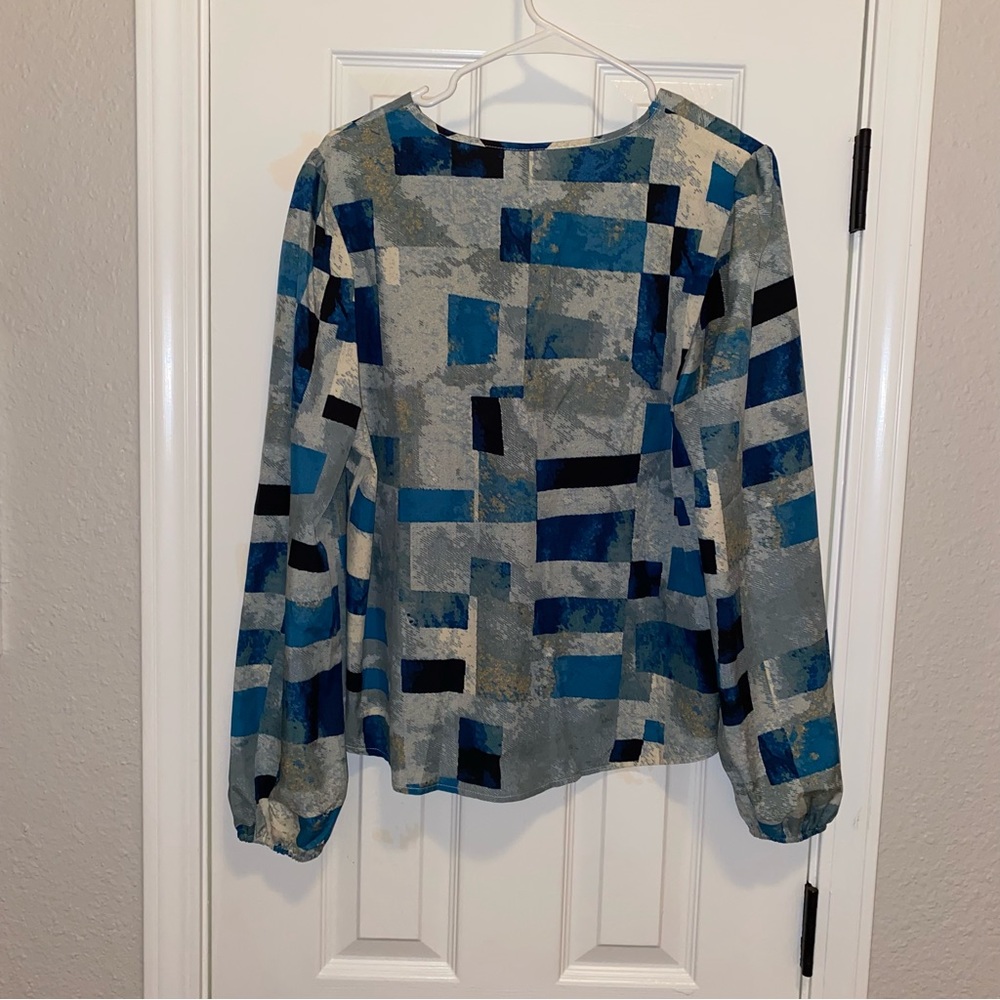 Geometric Blouse - Picture 6 of 8